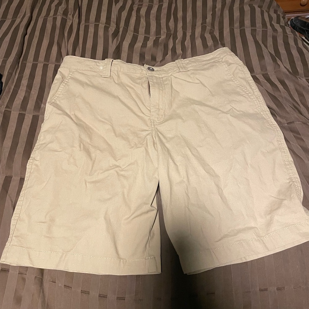 Men’s Magellan Shorts Beige Size 33